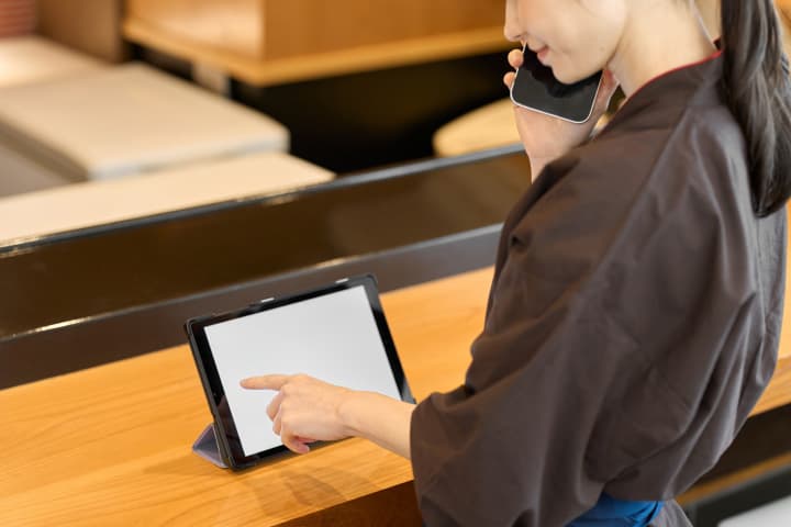 Cover Image for 業務効率化を実現する電子受発注システムとは？導入のメリットから選び方まで解説