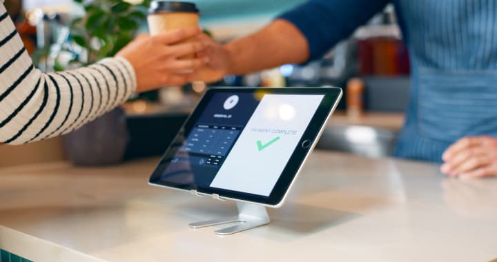 Cover Image for POSシステムとは？仕組み・機能から導入費用まで店舗経営の効率化を解説