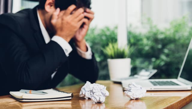 システム開発で起こるプロジェクト失敗の原因のイメージ図