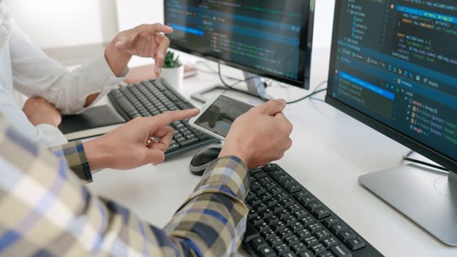 アプリ開発の依頼からリリースまでの流れのイメージ図