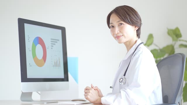医療IT化の現状とその必要性のイメージ図