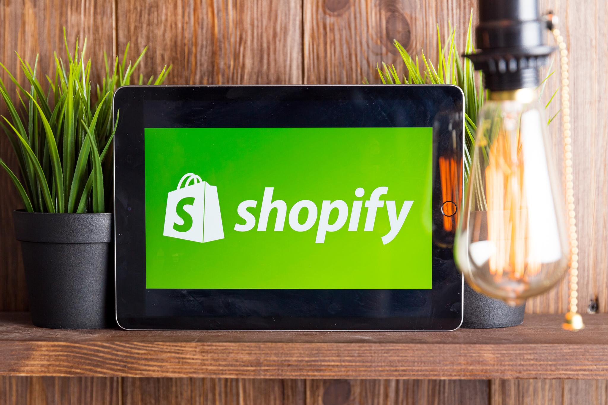 Cover Image for 「Shopify」とは？利用料金やECサイトを制作する際のポイントを解説