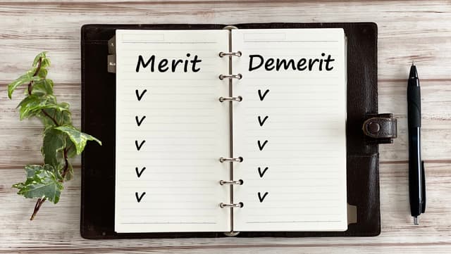 プログラミング言語の種類とメリットデメリットのイメージ図