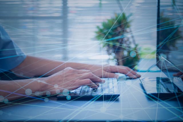 クラウドを導入するデメリットのイメージ図